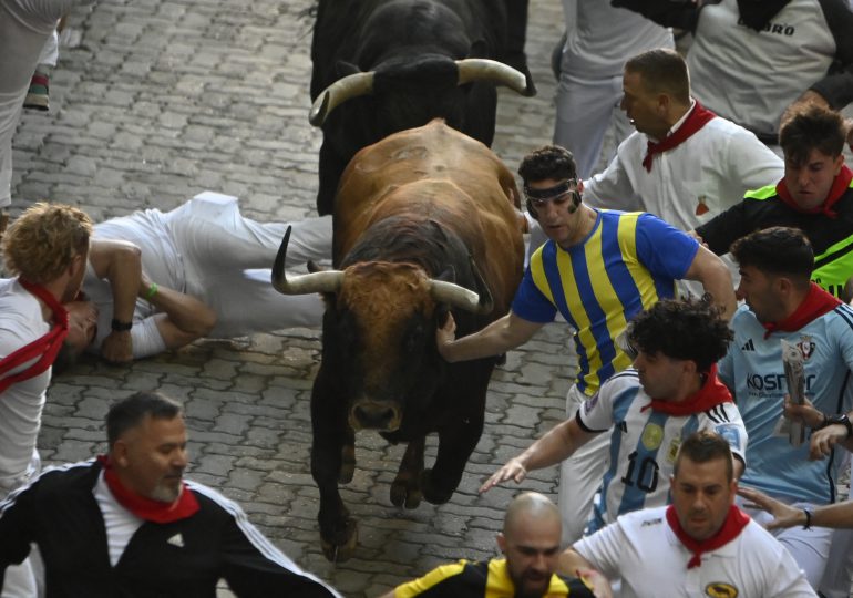 Seis heridos en el segundo encierro de toros de la fiesta española de San Fermín