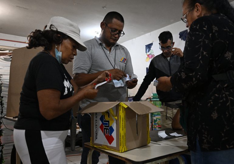 Venezuela decide entre continuidad o cambio en unas tensas elecciones