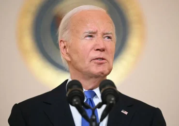 Un primer parlamentario demócrata pide a Biden que se retire de la carrera presidencial
