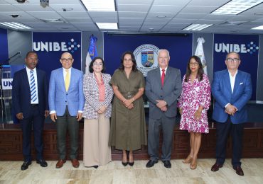 Unibe realiza panel de expertos “Reflexiones sobre el Código Penal”