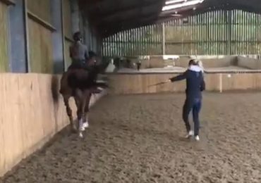 Campeona olímpica ecuestre se retira de los JJ.OO. por video maltratando a un caballo