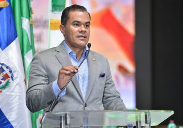 Diputado denuncia cancelación masiva de dirigentes del PRM por parte del alcalde Francisco Peña
