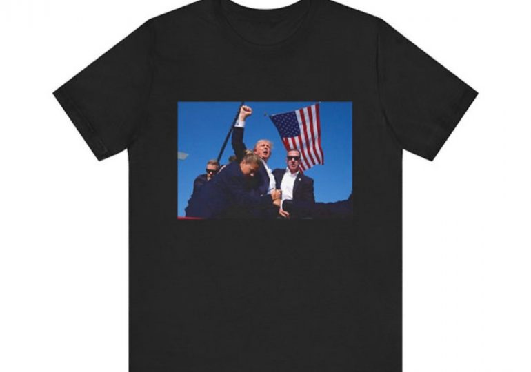 ¡Valen casi US$40! Venden t-shirts con imagen del atentado de Trump
