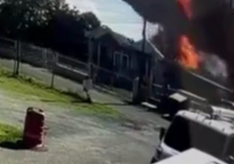 Cae una avioneta en el patio de una casa en Puerto Rico