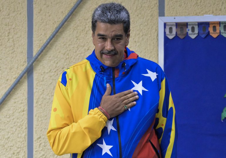 Maduro se disculpa  por negar ingreso a exmandatarios a Venezuela