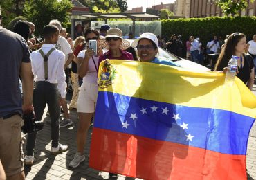 Abren sin incidentes los colegios electorales de los comicios venezolanos en España