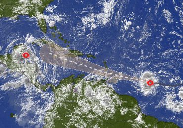 El huracán Beryl se intensifica antes de llegar a las Islas de Barlovento