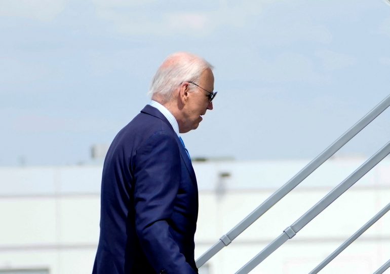 Los demócratas celebran el legado de Biden, los republicanos exigen su dimisión