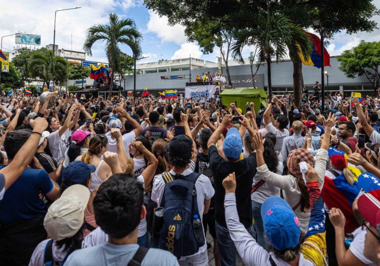 Suben a 11 muertos en Venezuela en protestas contra resultado electoral del CNE, dice ONG