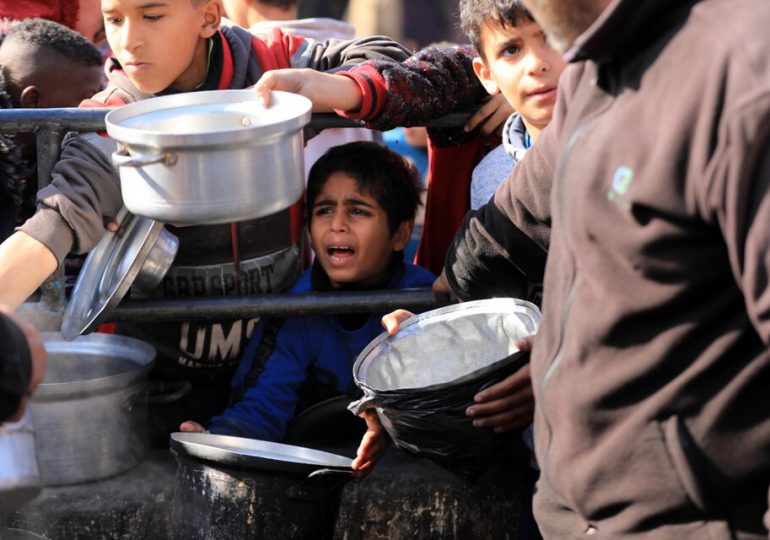 Expertos de la ONU afirman que hay niños muriendo en Gaza por la “campaña de hambruna” en Israel