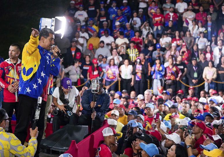<strong>Costa Rica repudia proclamación "fraudulenta" de Maduro en Venezuela</strong>