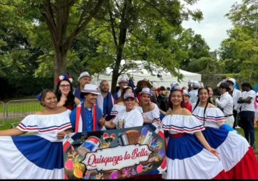 Comparsa dominicana participa de manera exitosa en carnaval de Edimburgo en Escocia