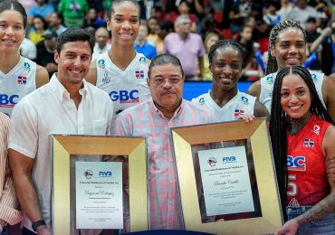 Federación Dominicana de Voleibol reconoce a Raymond Rodríguez por su respaldo al deporte