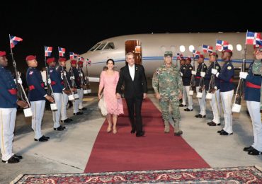 Presidente Abinader regresa de Panamá tras asistir a toma de posesión de José Raúl Mulino Quintero