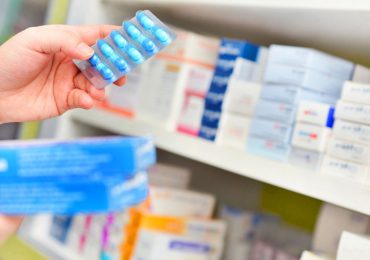 Gobierno anuncia licitación por RD$3,020 millones para adquirir medicamentos de alto costo