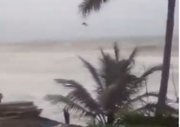 Tormentas y vientos fuertes azotan Puerto Rico por paso de huracán Beryl