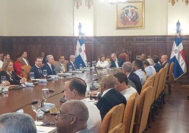Presidente Abinader inicia reunión del Consejo de Ministros y Directores