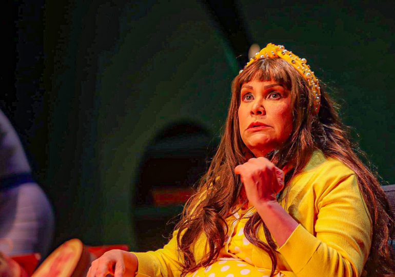 Carmen Rosa Molina regresa en grande al teatro como Dora en "La Lechuga"