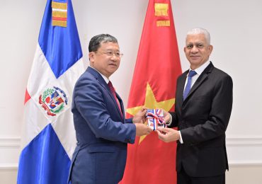 <strong>Asambleístas de Vietnam fortalecen lazos bilaterales en visita al Senado</strong>