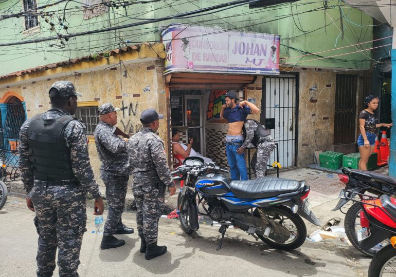 Ocupan armas, drogas y equipos de música durante operativo policial