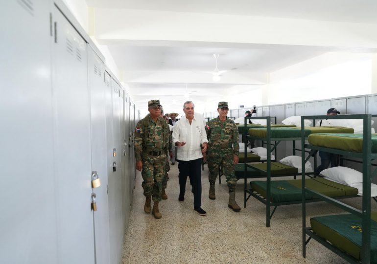 Presidente Luis Abinader inaugura nuevas instalaciones del Ejército en Dajabón