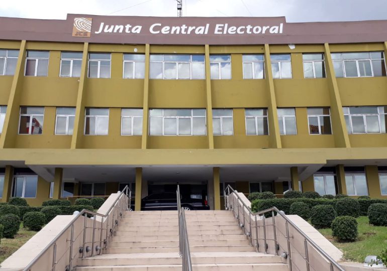 Junta Central Electoral suspende servicios en Venezuela