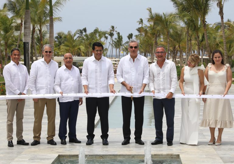 Presidente Abinader asiste a inauguración de Hotel Secrets Tides y Complejo de Apartamentos Cana Rock Star Condos en Punta Cana