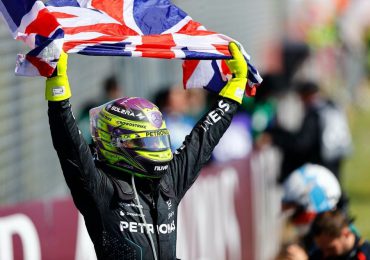 Hamilton gana el Gran Premio de Gran Bretaña de F1 por delante de Verstappen