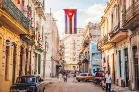 Cuba aprueba la Ley migratoria que permite a los residentes en el exterior mantener sus propiedades