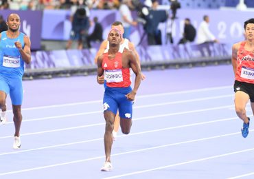 Alexander Ogando avanza a la semifinal de los 200 metro de París 2024