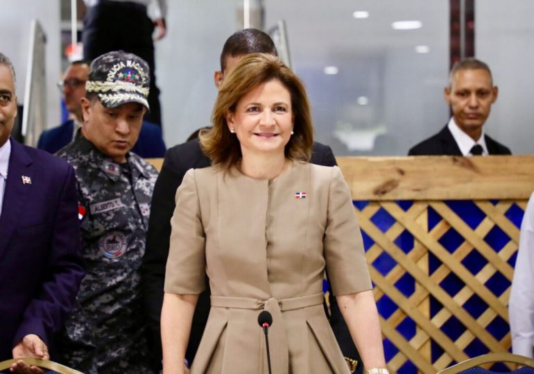 Vicepresidenta Raquel Peña llega al Palacio de la Policía para encabezar reunión de seguimiento a seguridad ciudadana