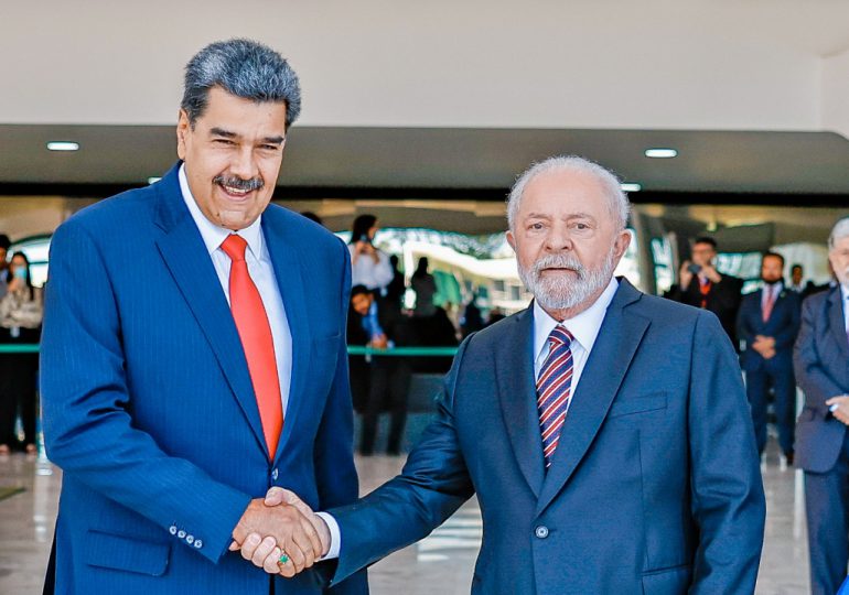 Maduro marca distancia de propuesta de Lula y Petro de nuevas elecciones en Venezuela