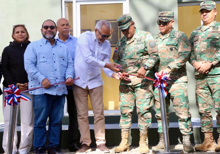 Construyen e inauguran destacamento militar de Alto Bandera que protege antenas de las telecomunicaciones de RD