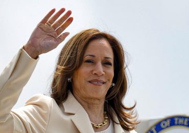 Vicepresidenta Kamala Harris urge a militares a proteger a los venezolanos en carta a opositores