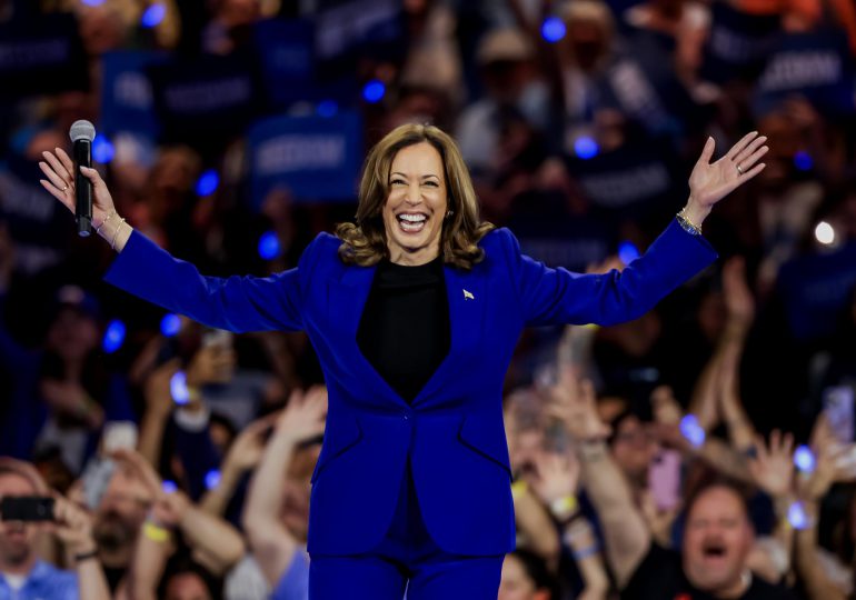 Kamala Harris, la guerrera de la "libertad" y la "alegría" para vencer a Trump