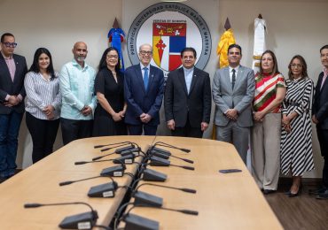 Consejo de Cambio Climático y PUCMM impulsarán estudio sobre uso de tecnología en ciudades costeras turísticas