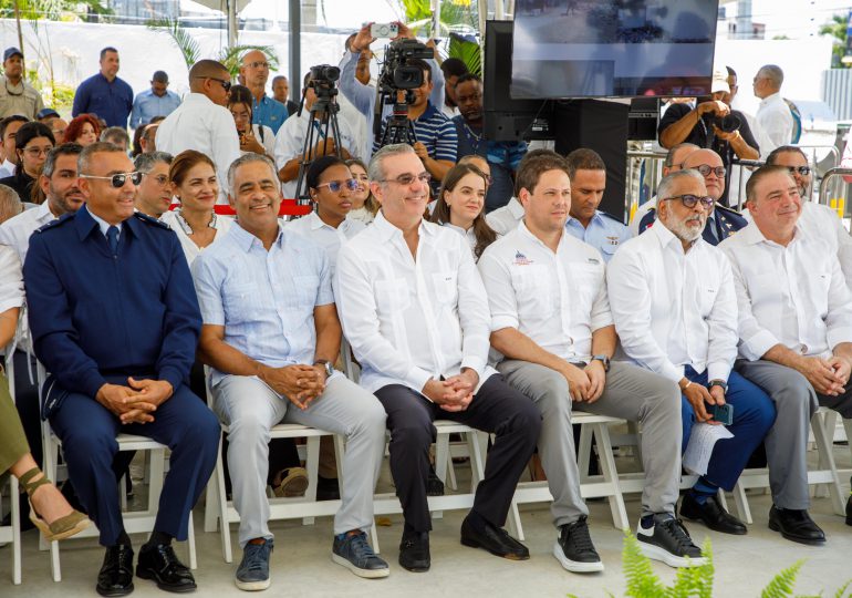 Abinader inaugura 100 apartamentos en San Luis con una inversión de RD$7,172 millones