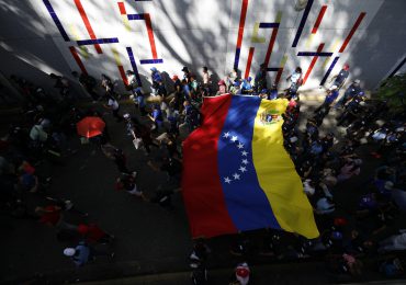 "¡No vamos a dejar las calles!": oposición de Venezuela reivindica victoria en elecciones