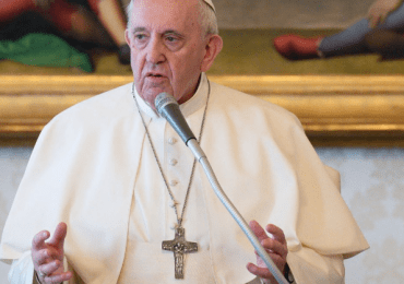 El papa pide "buscar la verdad" tras las elecciones en Venezuela