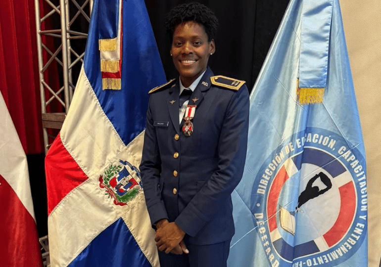 Marileidy Paulino es ascendida a Primer Teniente de la Fuerza Aérea