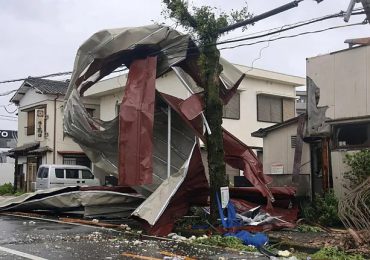 El tifón Shanshan azota Japón y se reportan cinco muertos