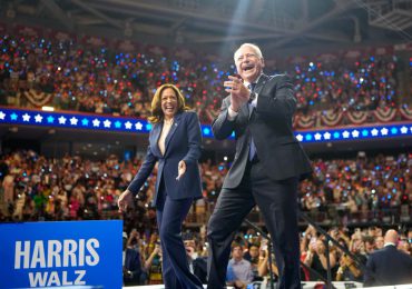 <strong>Barack Obama felicita a Kamala por elegir a Walz como su compañero</strong>