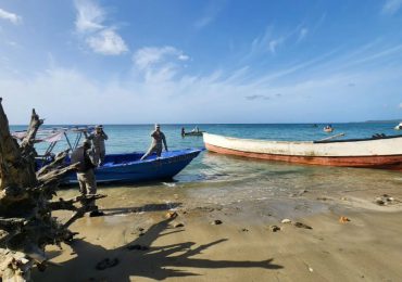 Descubrimiento de osamentas desata preocupación por contaminación en playa de Río San Juan