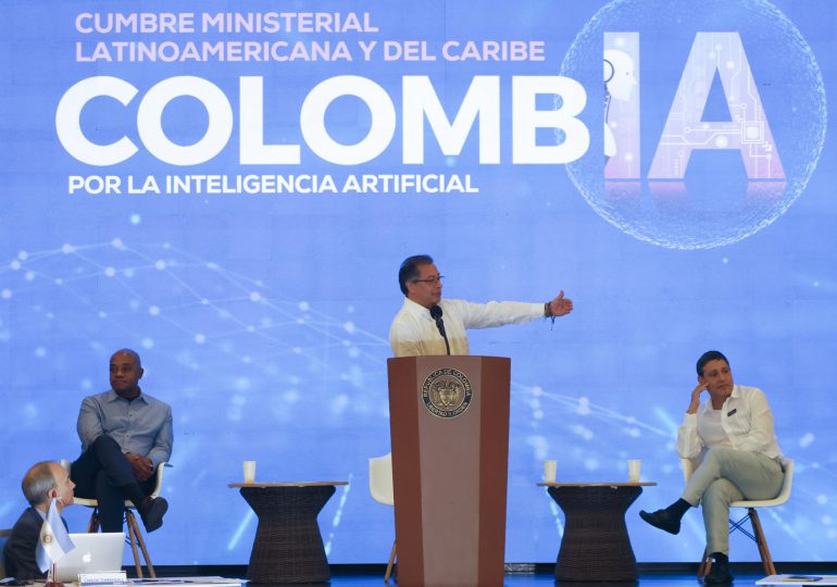 El presidente colombiano dice que la Inteligencia Artificial puede extinguir la humanidad