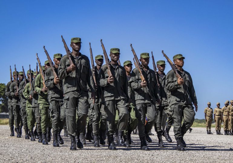 Haití está reclutando nuevos soldados