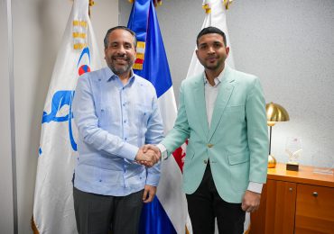 Juventud y el INEFI firman acuerdo; contribuirán a la educación a través del deporte