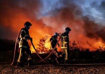 Dos incendios en el sur de Francia obligan a evacuar unas 3.000 personas