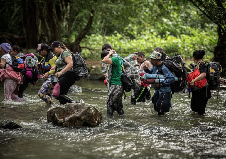 Panamá deporta a primer grupo de migrantes detenidos en el Darién bajo acuerdo con EE.UU.