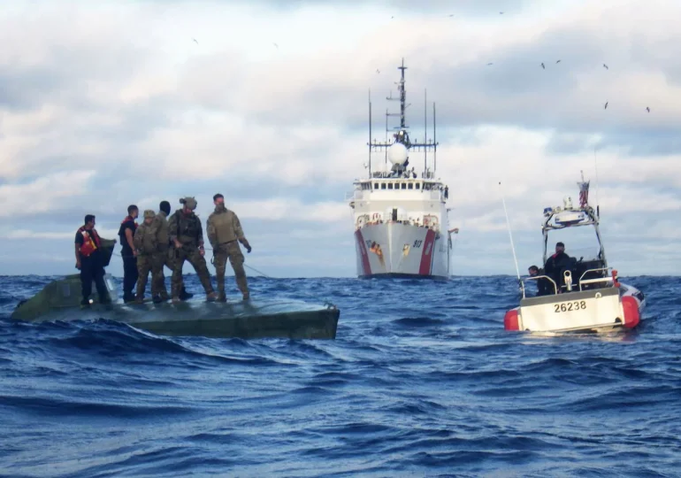 Detienen a dos dominicanos tras desembarco en la costa noroeste de Puerto Rico