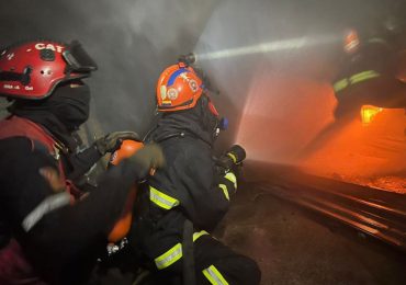 Incendio reportado en el mercado modelo, Santiago, en la Calle El Sol